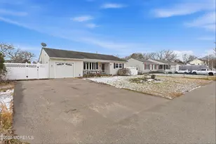 123 Oakwood Pl, Forked River, NJ 08731 - Photo 3