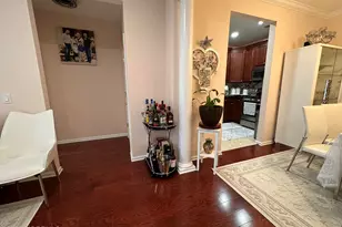 112 Regency Ct, Morganville, NJ 07751 - Photo 9