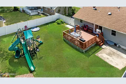 573 Sumner Avenue, Belford, NJ 07718 - Photo 15