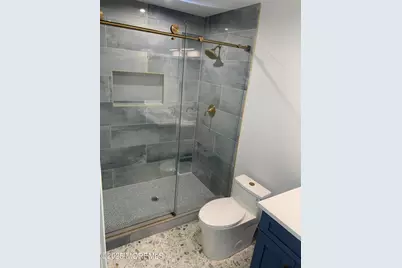 65 Knox Avenue, Cliffside Park, NJ 07010 - Photo 11