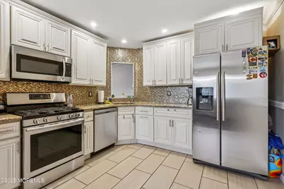 36 Farnham Square, Sayreville, NJ 08859 - Photo 9