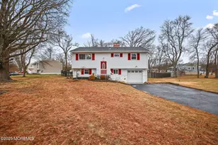 134 Darien Rd, Howell Township, NJ 07731 - Photo 5