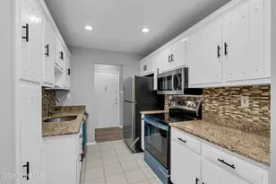 145 Cross Slope Ct, Manalapan Township, NJ 07726 - Photo 3