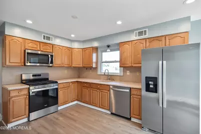 32 Dakota Avenue, North Middletown, NJ 07748 - Photo 9