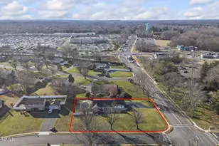 2 Varnum Ln, Manalapan Township, NJ 07726 - Photo 59