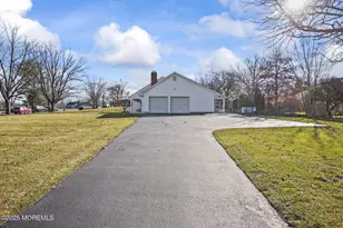 2 Varnum Ln, Manalapan Township, NJ 07726 - Photo 7