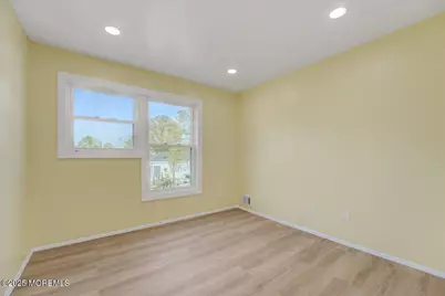 29 Lohsen Avenue, Keansburg, NJ 07734 - Photo 17