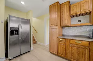 29 Lohsen Ave, Keansburg, NJ 07734 - Photo 15