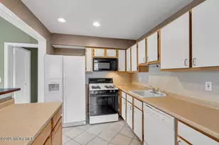 1404 Violet Ln, Jackson, NJ 08527 - Photo 11