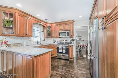 42 S Heathcote Avenue, Edison, NJ 08817 - Photo 11