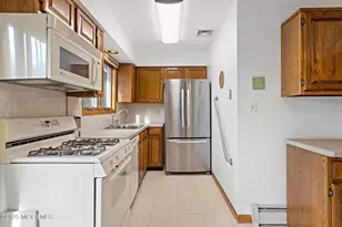 129 Four Winds Dr, Middletown, NJ 07748 - Photo 35