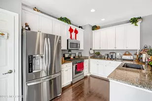 153 Waypoint Dr, Eatontown, NJ 07724 - Photo 13