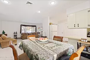 160 Glendale Dr, Freehold, NJ 07728 - Photo 9