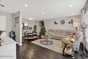 73 Rita Ln, Jackson, NJ 08527 - Photo 3