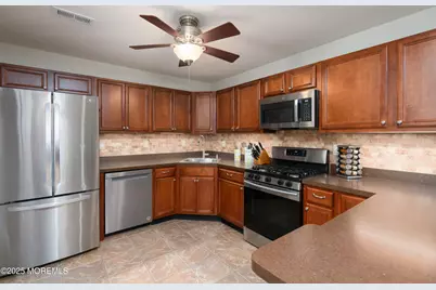 24 Topeka Court, Tinton Falls, NJ 07712 - Photo 9