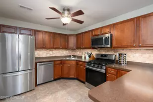 24 Topeka Ct, Tinton Falls, NJ 07712 - Photo 9