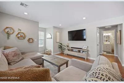 39 Des Moines Court, Tinton Falls, NJ 07712 - Photo 5