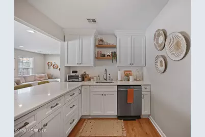 39 Des Moines Court, Tinton Falls, NJ 07712 - Photo 11