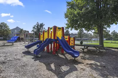 39 Des Moines Court, Tinton Falls, NJ 07712 - Photo 25