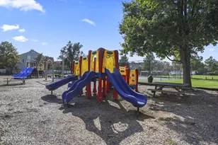 39 Des Moines Ct, Tinton Falls, NJ 07712 - Photo 25