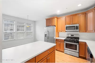 39 W Aspen Way, Aberdeen Township, NJ 07747 - Photo 3