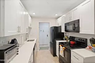 125 Amberly Dr, Manalapan Township, NJ 07726 - Photo 11