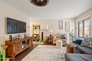 125 Amberly Dr, Manalapan Township, NJ 07726 - Photo 5