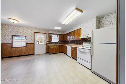 104 Roosevelt Avenue, Laurence Harbor, NJ 08879 - Photo 7