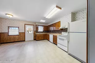 104 Roosevelt Ave, Laurence Harbor, NJ 08879 - Photo 7