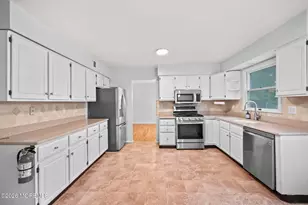 11 Applebey St, Eatontown, NJ 07724 - Photo 11