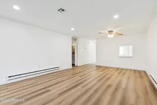 212 Covered Bridge Blvd, Manalapan Township, NJ 07726 - Photo 9