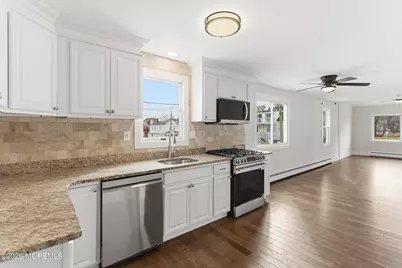 11 Cheerful Place, Highlands, NJ 07732 - Photo 9