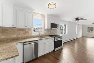 11 Cheerful Pl, Highlands, NJ 07732 - Photo 9