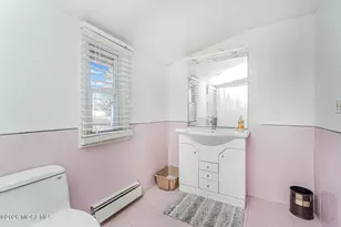 7 W Walnut Ln, Sayreville, NJ 08859 - Photo 13