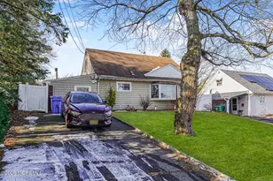 7 W Walnut Ln, Sayreville, NJ 08859 - Photo 3