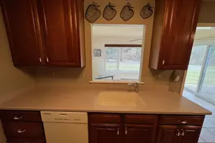 718 Victoria Ct, Monroe Township, NJ 08831 - Photo 9