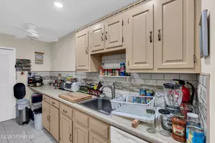 229 Medford Ct, Manalapan Township, NJ 07726 - Photo 5