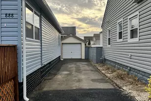 888 State Route 35, Laurence Harbor, NJ 08879 - Photo 25