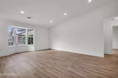 7 Morden Close, Freehold, NJ 07728 - Photo 5