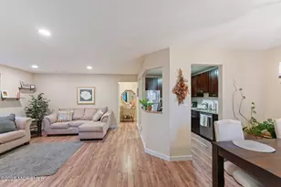 1403 Violet Ln, Jackson, NJ 08527 - Photo 7