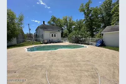 421 W Lincoln Avenue, Oakhurst, NJ 07755 - Photo 9