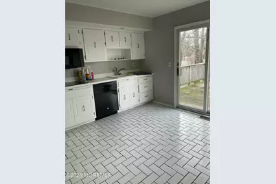 52 Yorke Court, Freehold, NJ 07728 - Photo 3