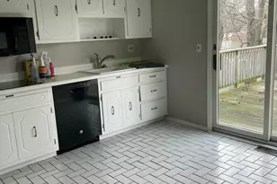 52 Yorke Ct, Freehold, NJ 07728 - Photo 3