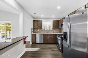 186 Tulip Ln, Freehold, NJ 07728 - Photo 9