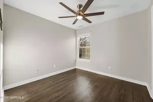 186 Tulip Ln, Freehold, NJ 07728 - Photo 17