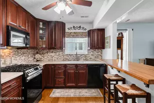 129 Tulip Ln, Freehold, NJ 07728 - Photo 7