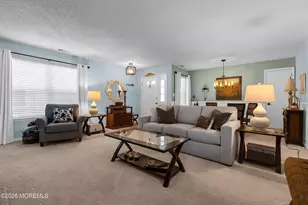 129 Tulip Ln, Freehold, NJ 07728 - Photo 5