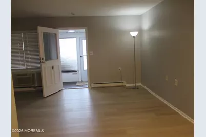 318 Coventry Court, Lakewood, NJ 08701 - Photo 5