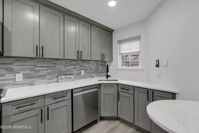 324 Oak Knoll Drive, Englishtown, NJ 07726 - Photo 5