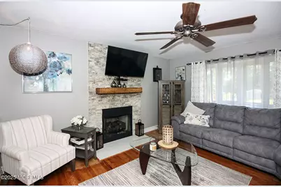 43 Darien Road, Howell Township, NJ 07731 - Photo 5